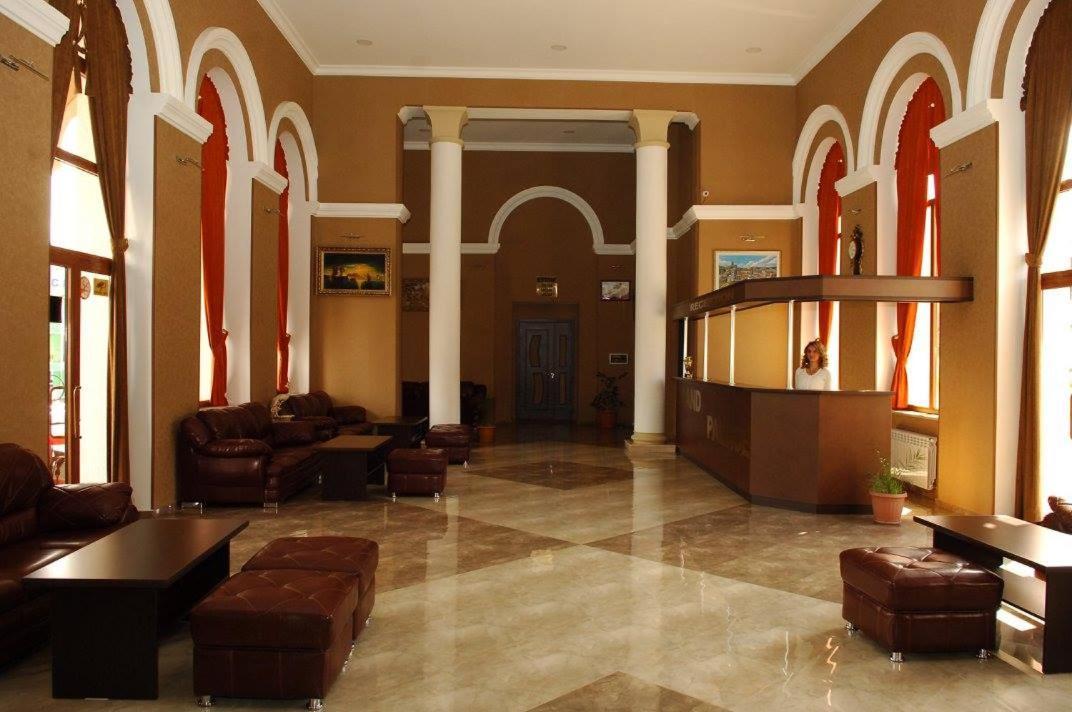 Hotel Grand Palace Achaltsiche Buitenkant foto