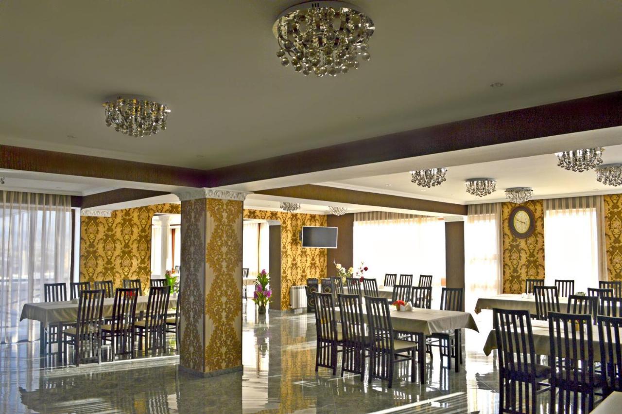 Hotel Grand Palace Achaltsiche Buitenkant foto